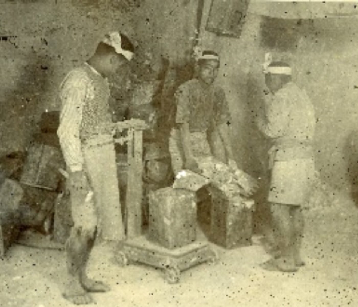 徳島県那賀郡富岡町大字黒津地 石灰製造所