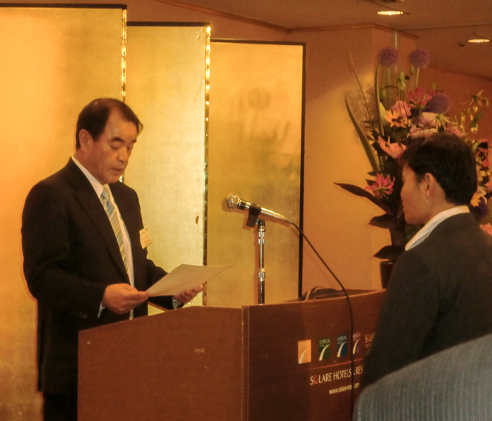 創立140周年記念式典を行う